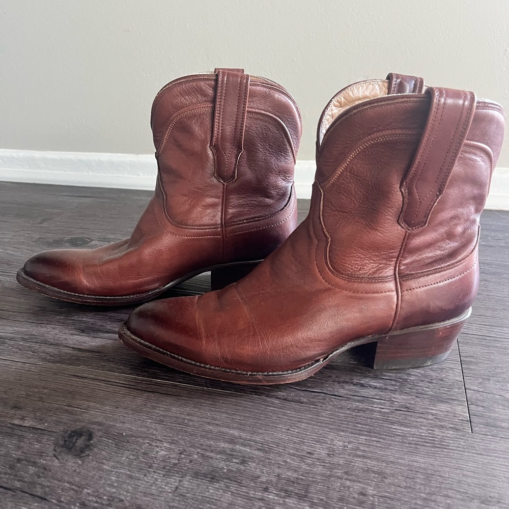 Tecovas “Penny” Western Ankle Boots - Genuine Leather - Color Brown / Maroon